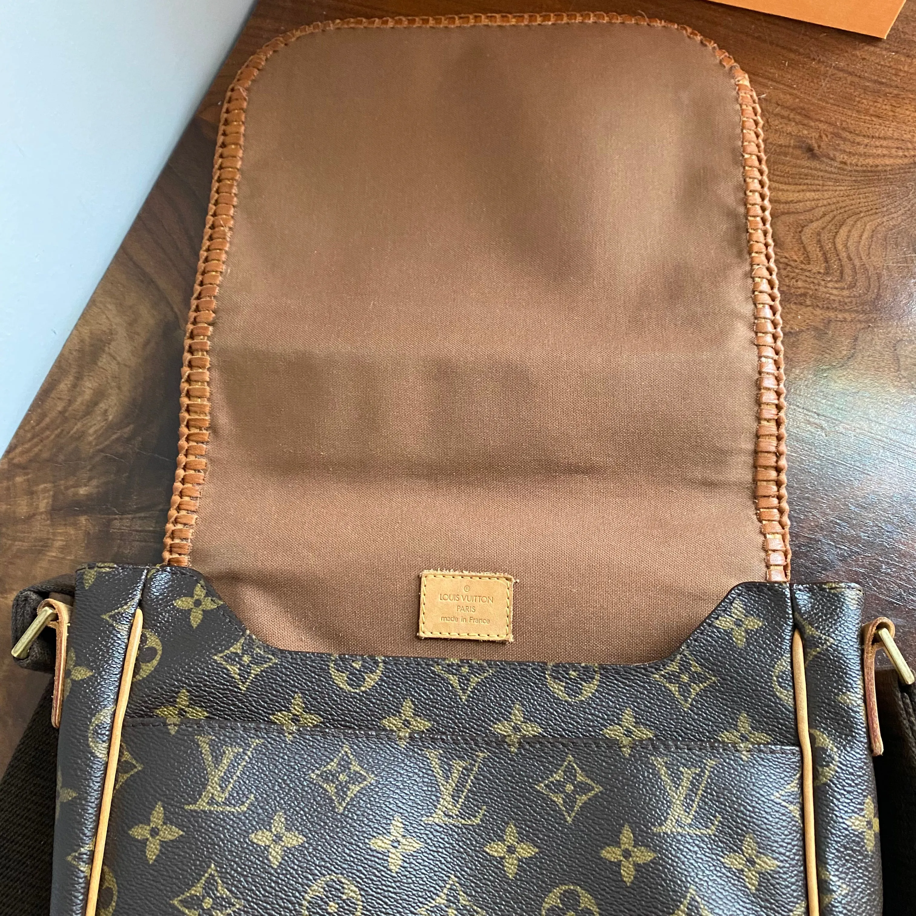 The Peacock Messenger - Vintage Monogram in Tan